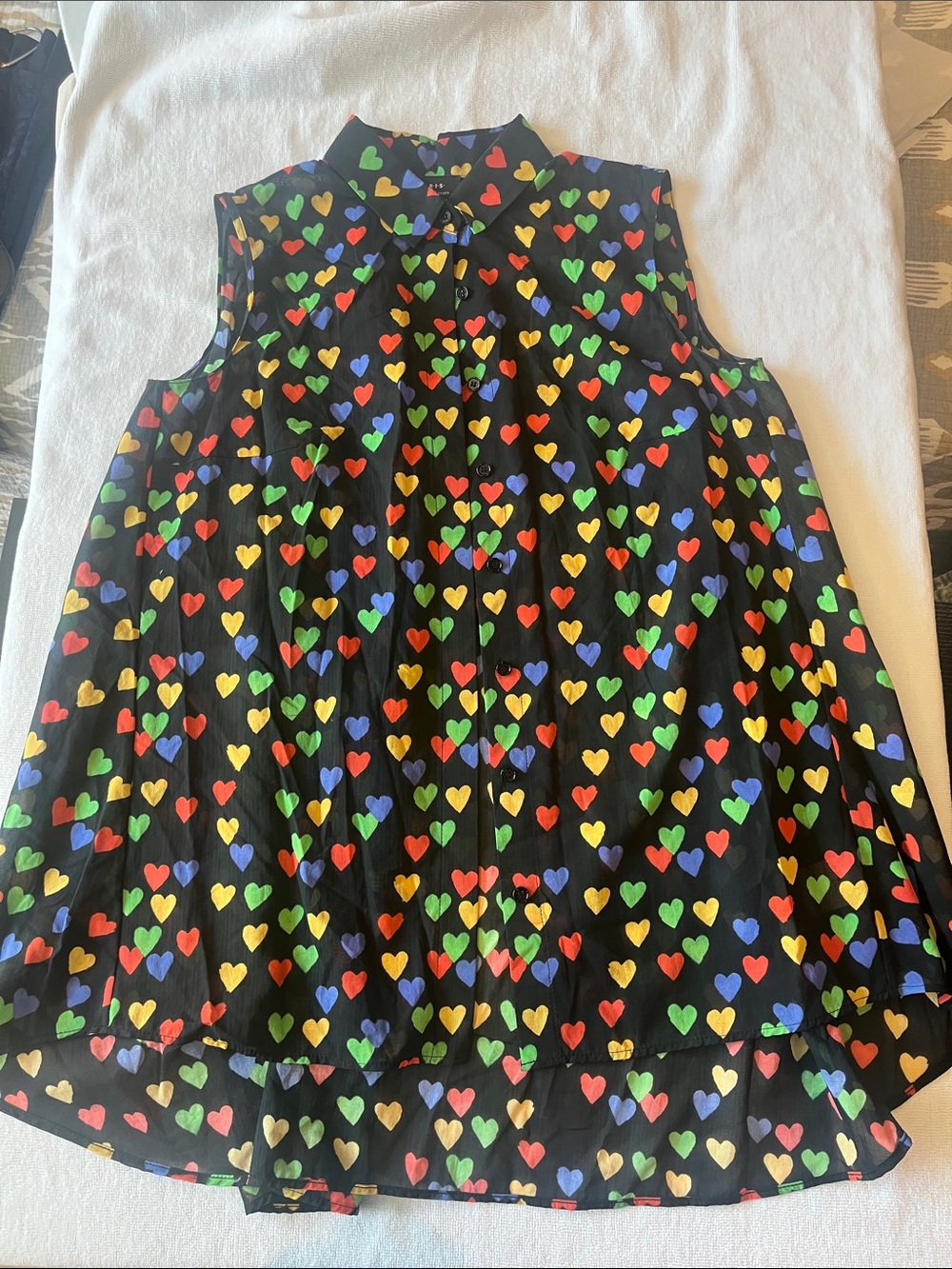 Sleeveless Black Blouse with Multicolor Heart Print
